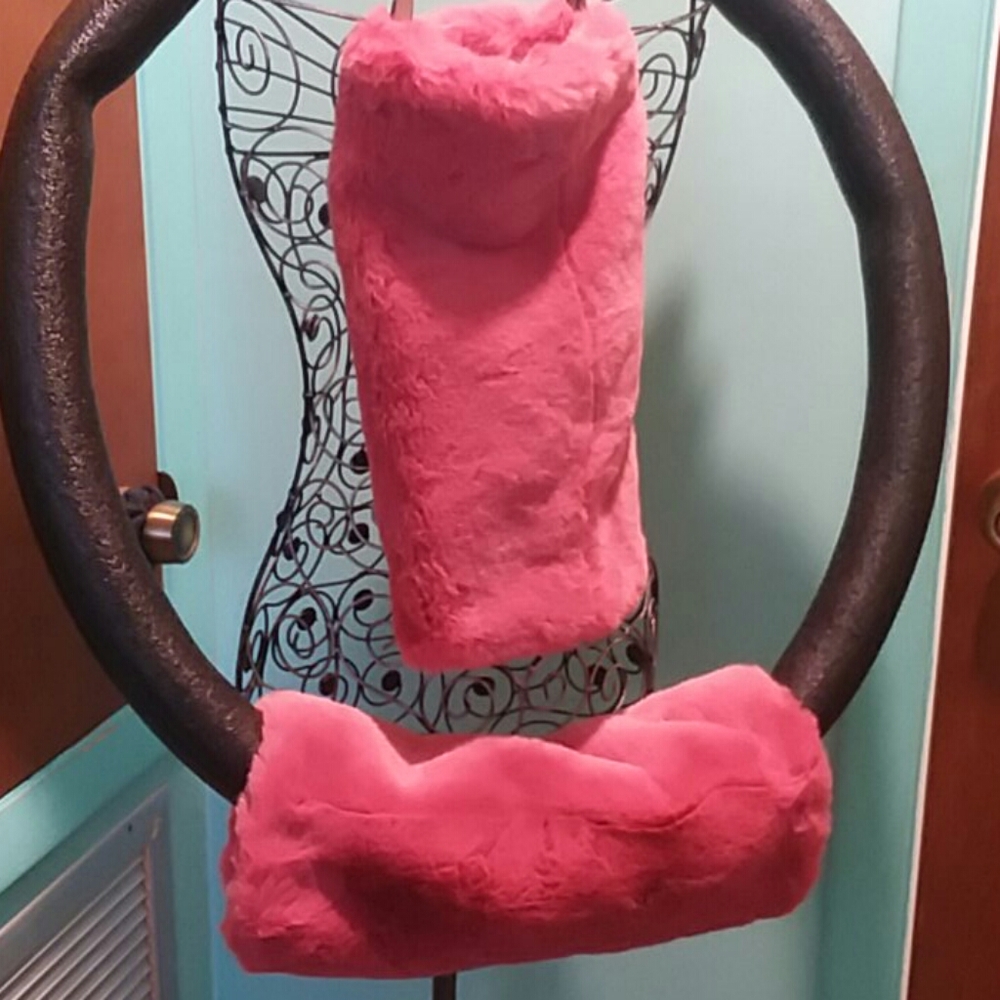 Versatile Faux Muff - Picture 2 of 4